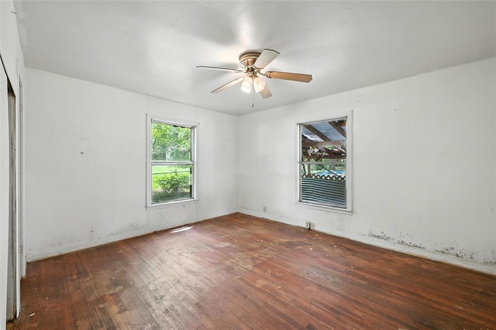 414 S Broadway Street Property Photo 20