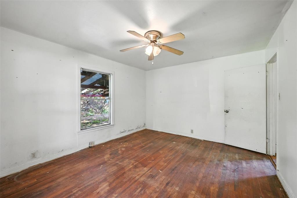 414 S Broadway Street Property Photo 22