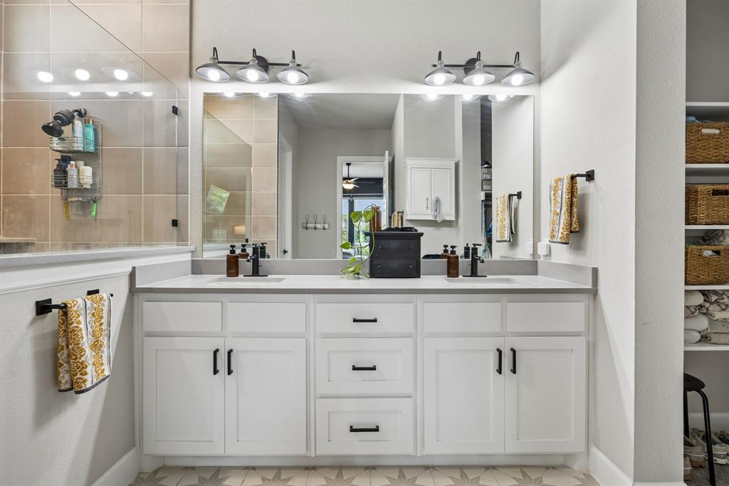 2232 Robin Way Property Photo 15