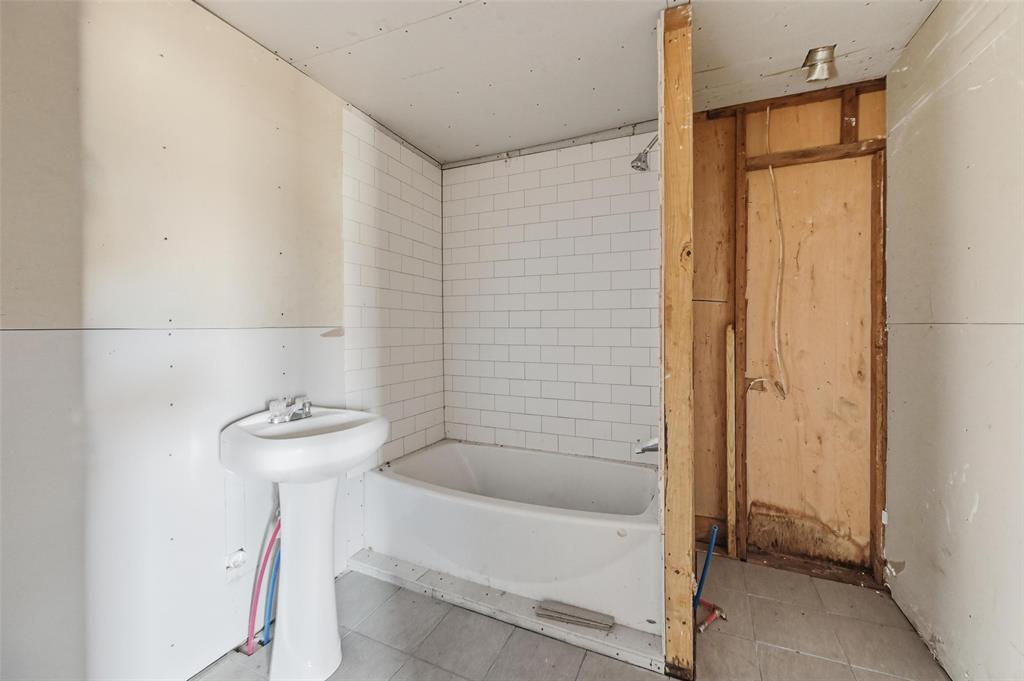 604 S Spears Street Property Photo 14