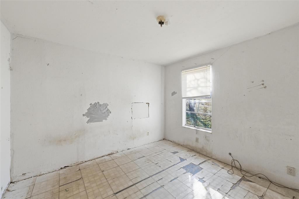 604 S Spears Street Property Photo 16