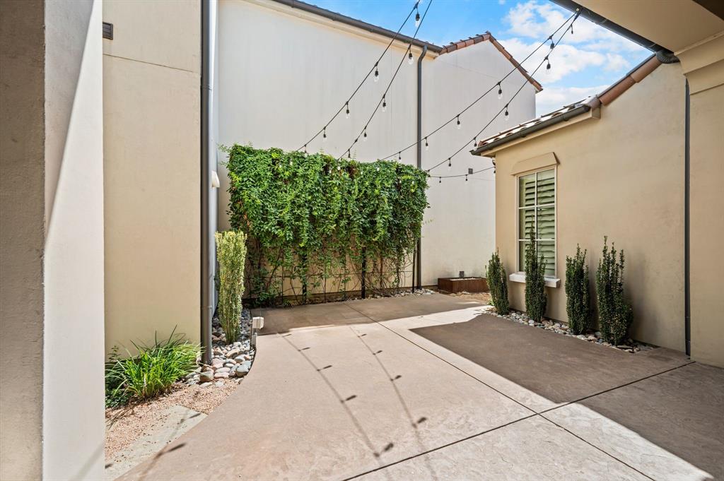 50 Village Lane Property Photo 33