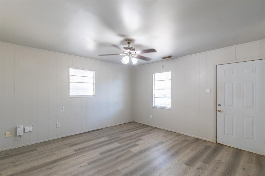 3126 S 4th Street Property Photo 6