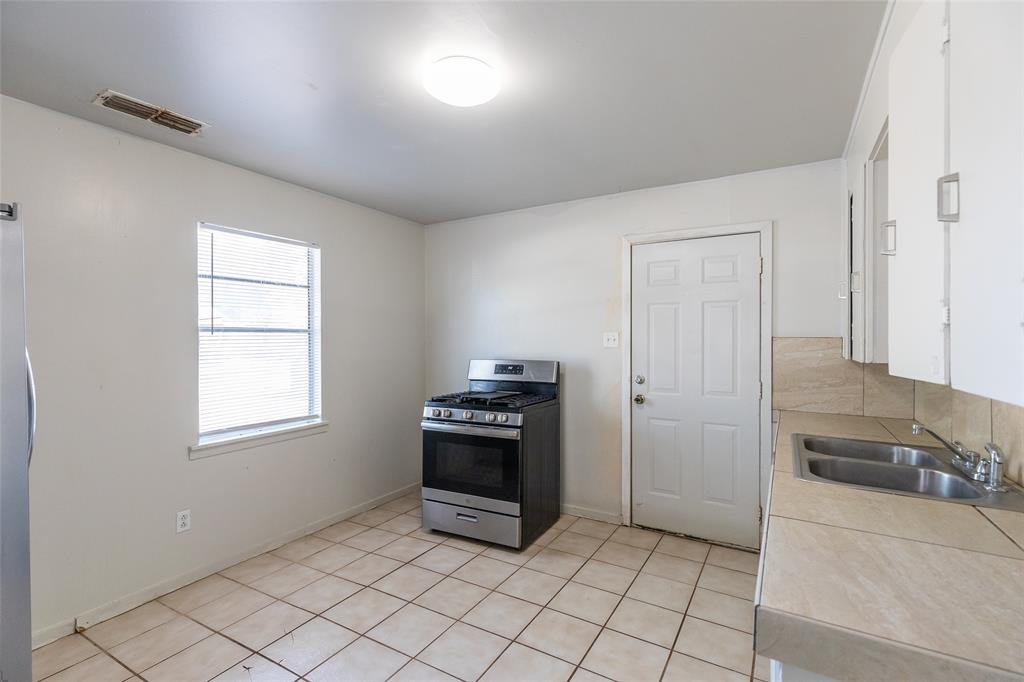 3126 S 4th Street Property Photo 12