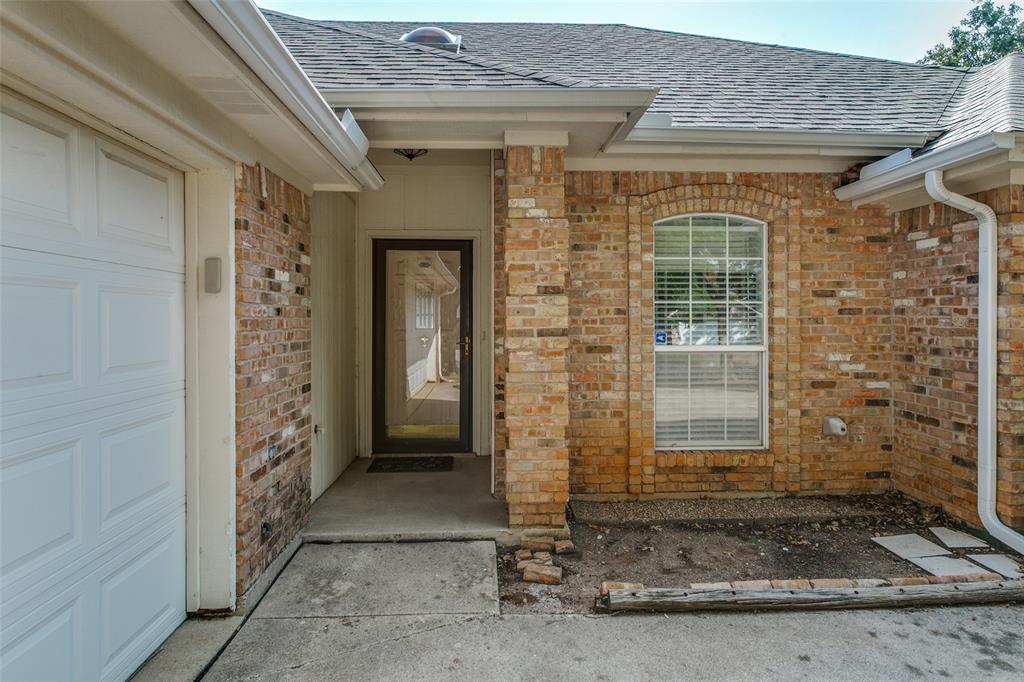 7917 Clear Brook Circle Property Photo 2