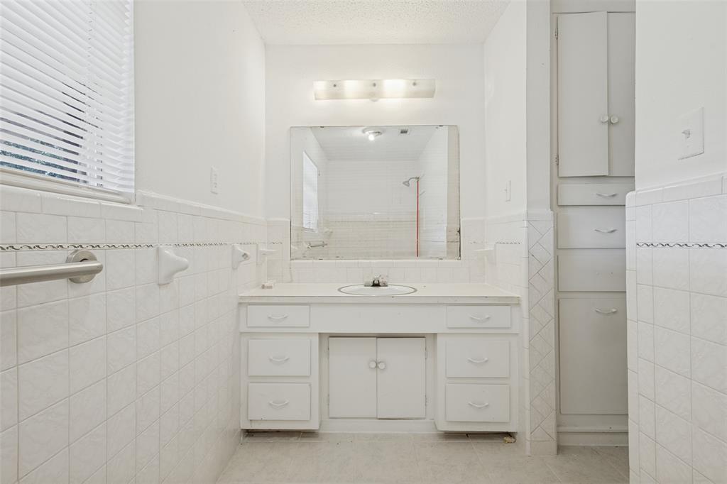 610 S Rike Street Property Photo 6