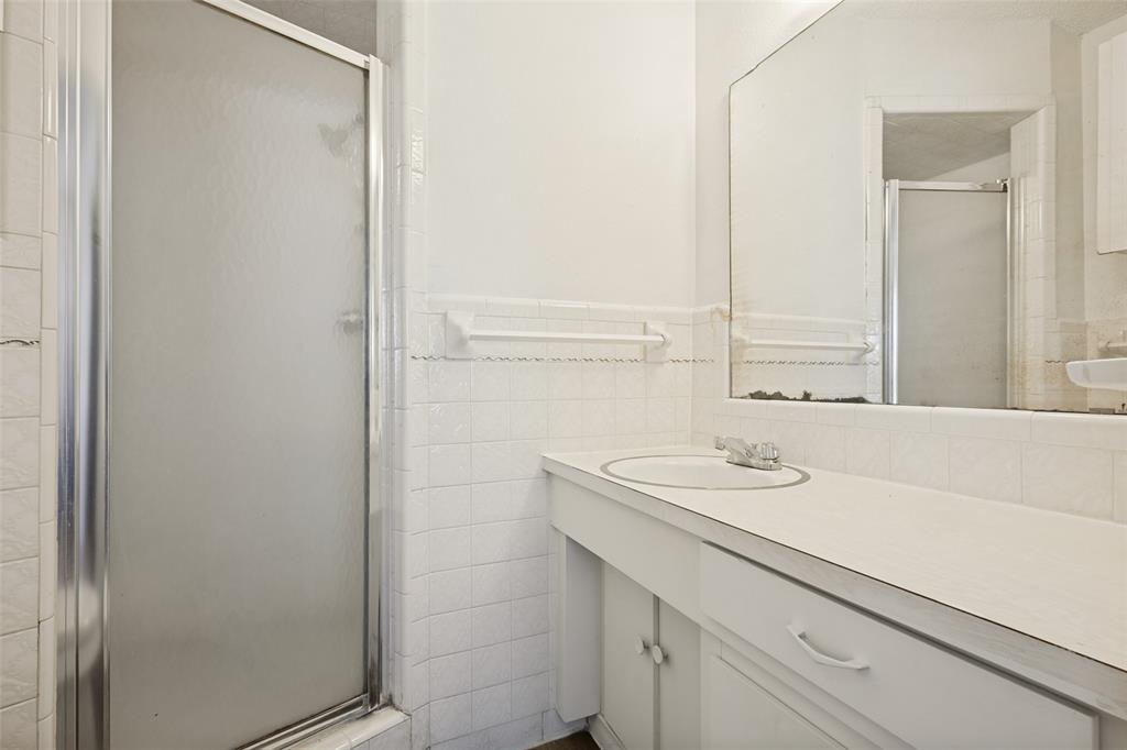 610 S Rike Street Property Photo 10