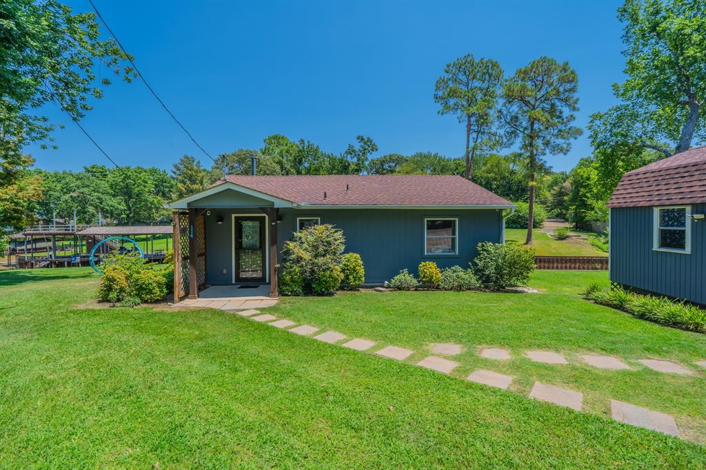 114 Baywood Boulevard Property Photo 1