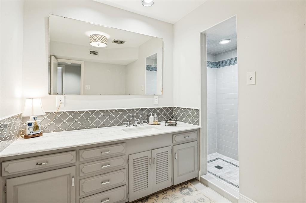 6345 Bandera Avenue C Property Photo 12
