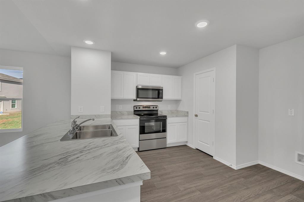 332 Azalea Trail Property Photo 6