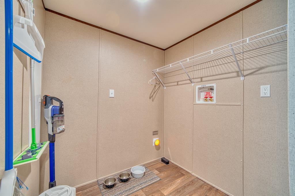 405 County Road 2601 Property Photo 25