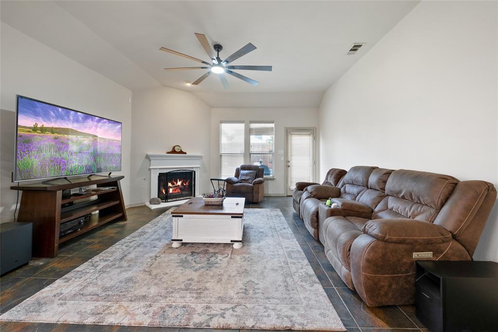 10232 Olivia Drive Property Photo 4