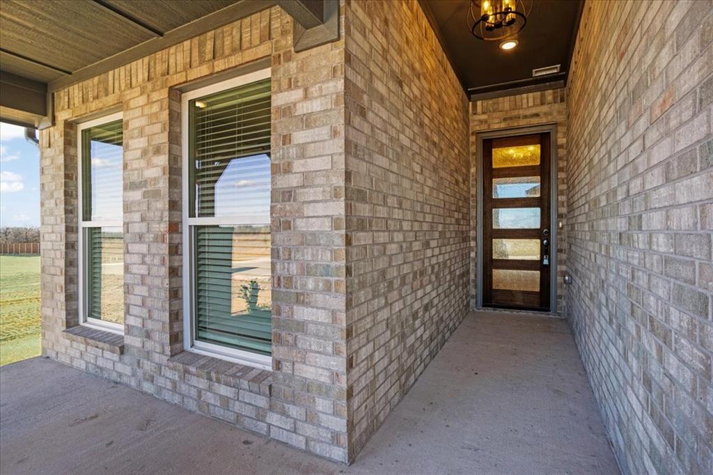 4300 Hummingbird Drive Property Photo 3