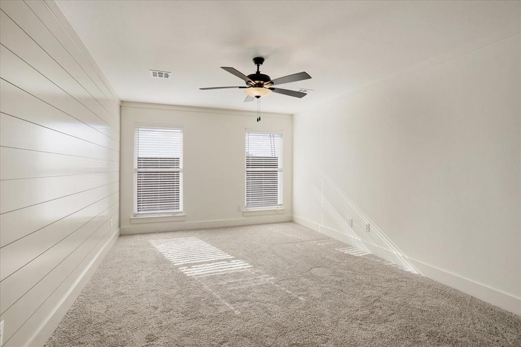 4300 Hummingbird Drive Property Photo 11