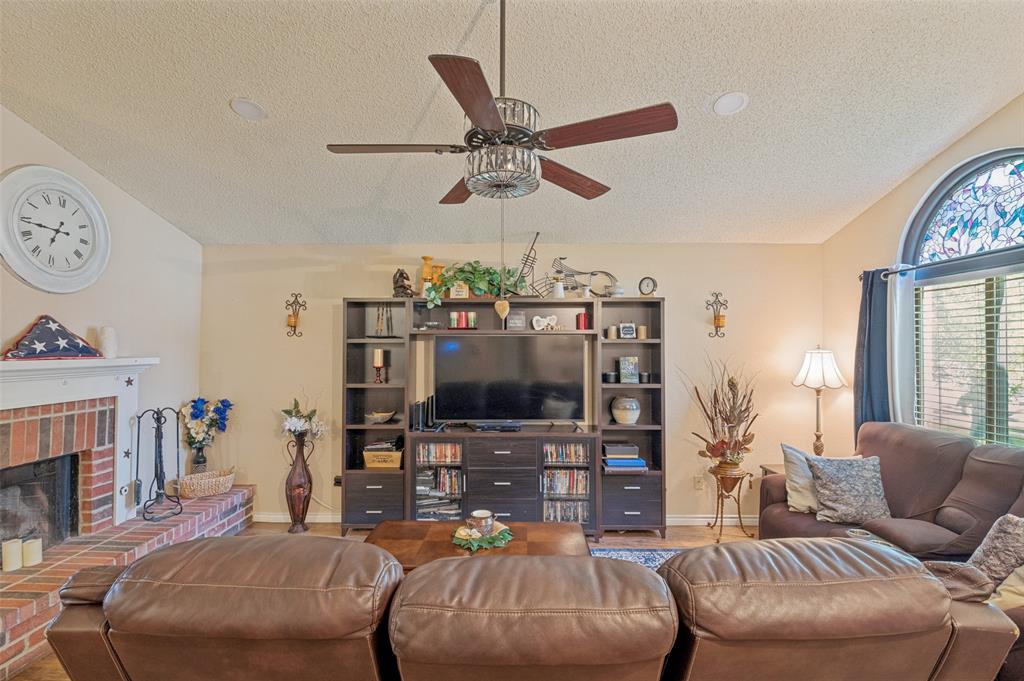 2910 Spinner Lane Property Photo 6