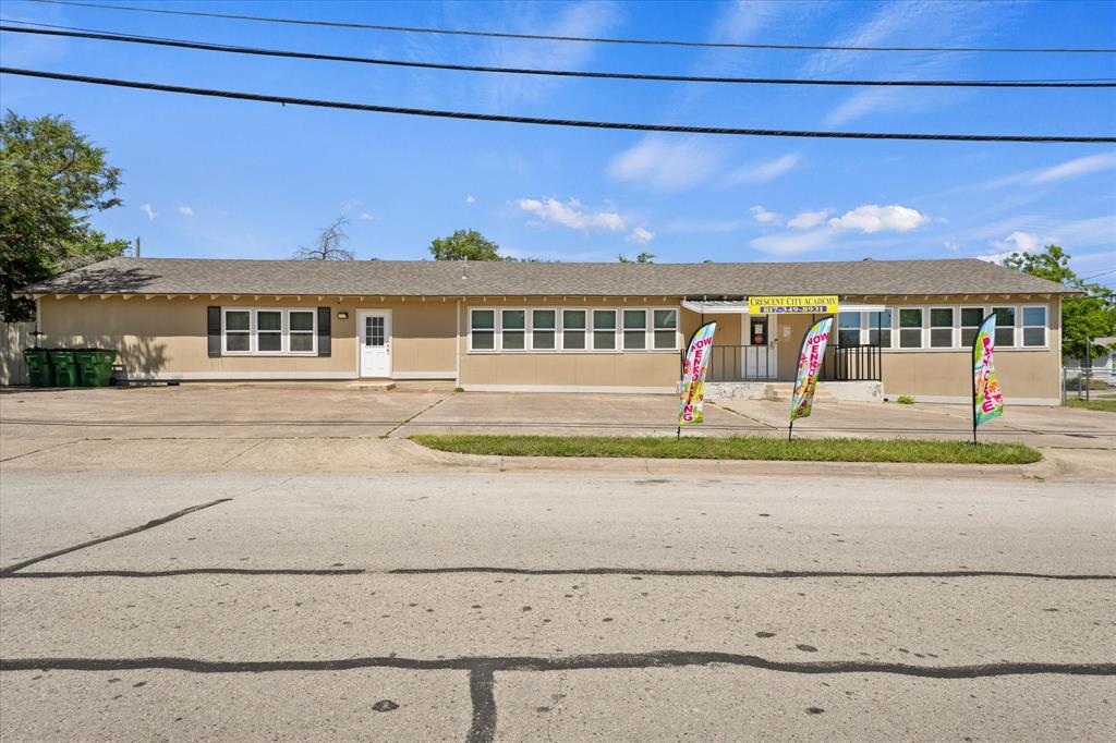 652 Meadow Park Drive Property Photo 1
