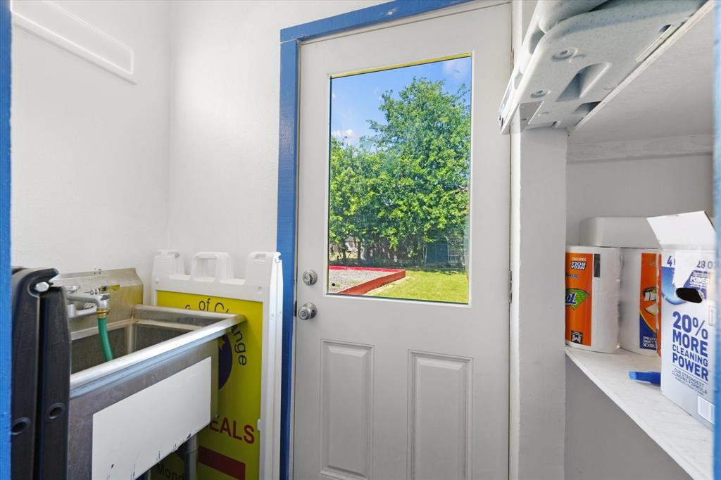 652 Meadow Park Drive Property Photo 12