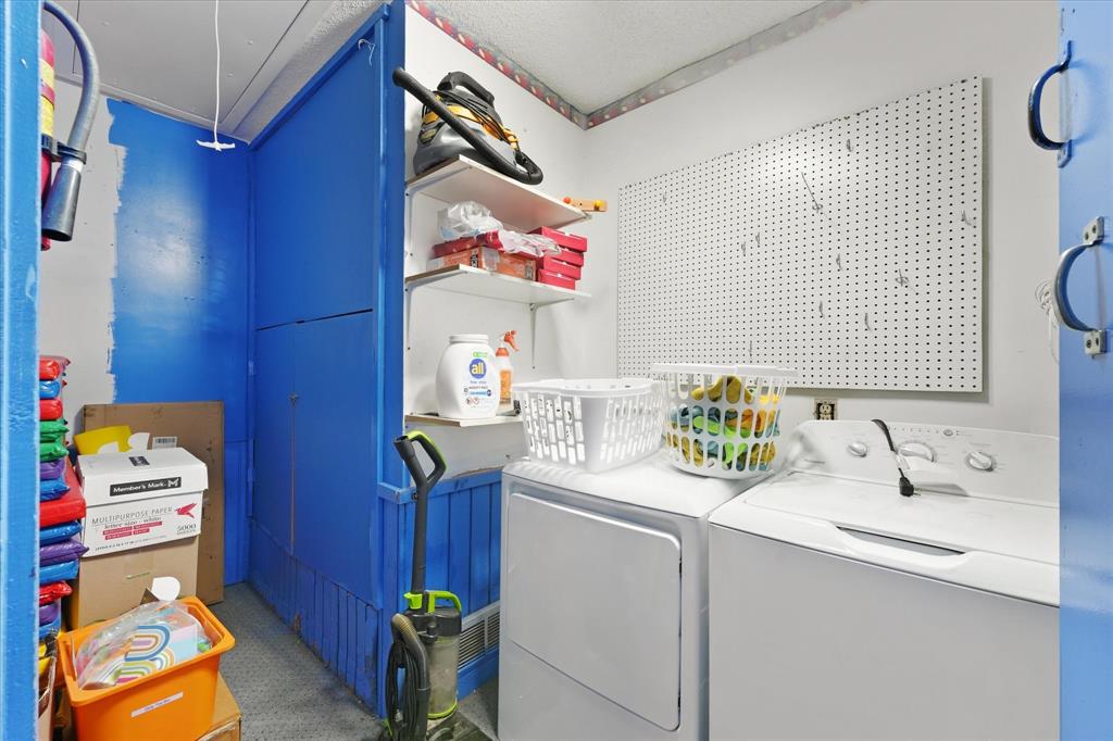 652 Meadow Park Drive Property Photo 14