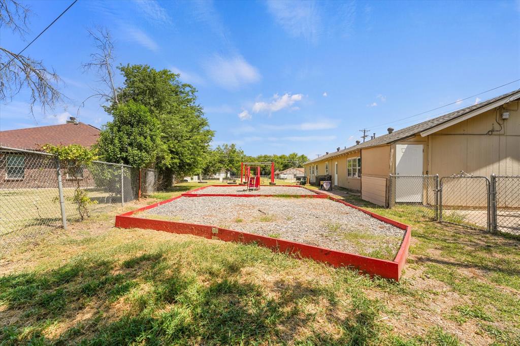 652 Meadow Park Drive Property Photo 25