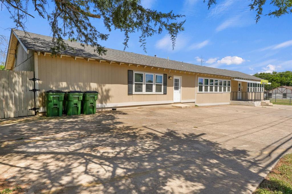 652 Meadow Park Drive Property Photo 27