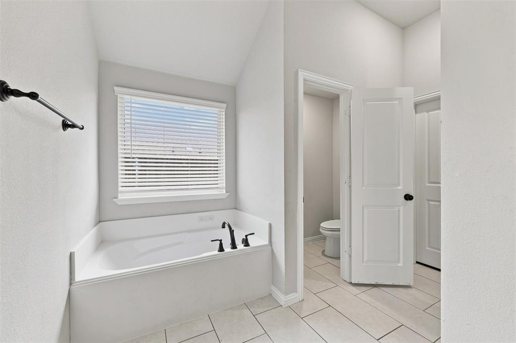 632 Steerman Court Property Photo 15
