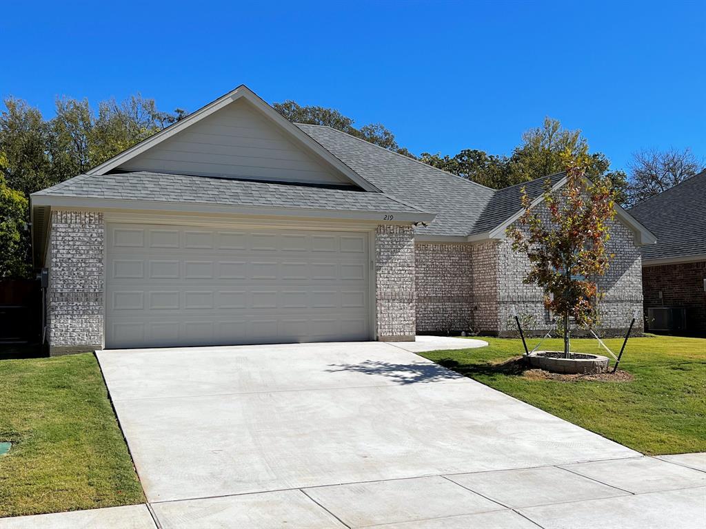 219 Clover Circle Property Photo 1