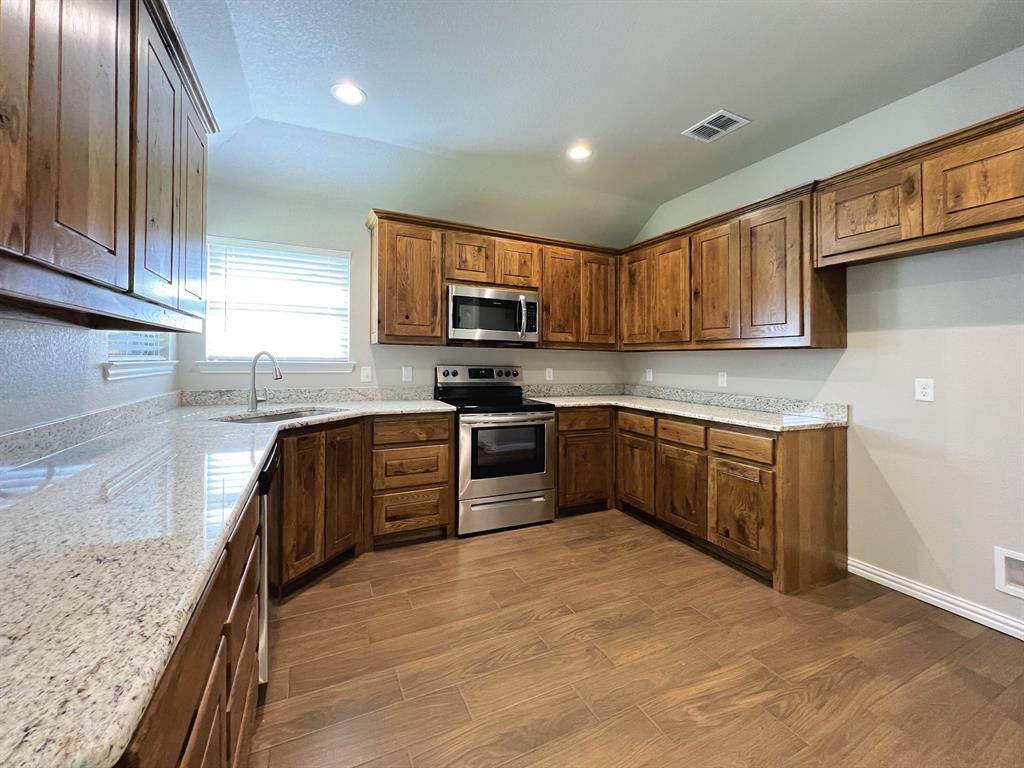 219 Clover Circle Property Photo 6