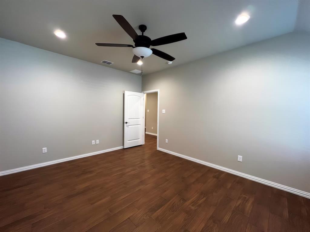 219 Clover Circle Property Photo 8