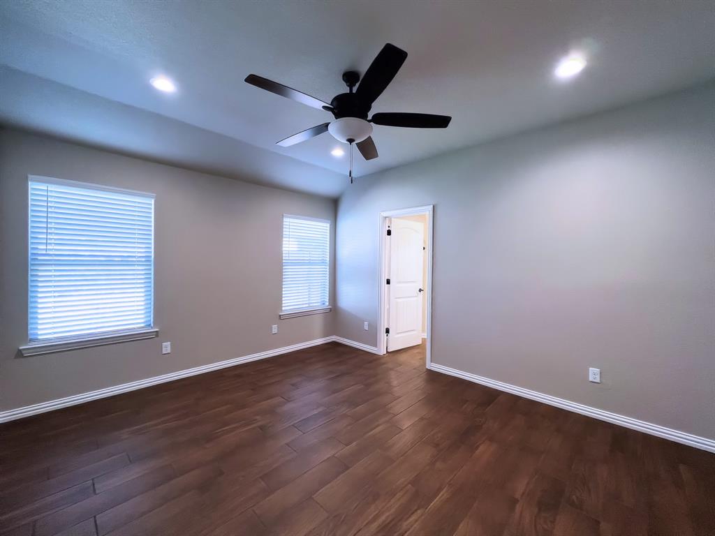 219 Clover Circle Property Photo 9