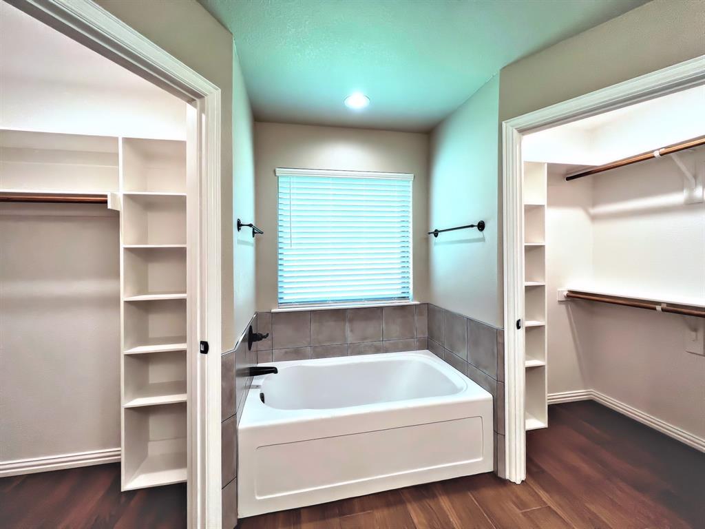 219 Clover Circle Property Photo 11