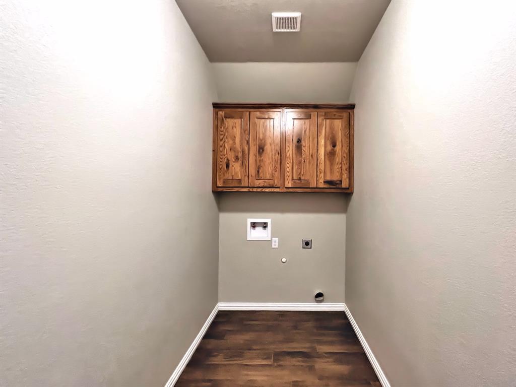 219 Clover Circle Property Photo 17