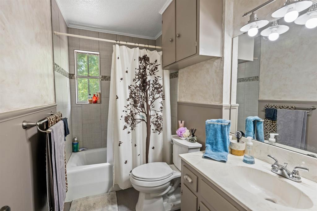 210 County Road 3495 Property Photo 24