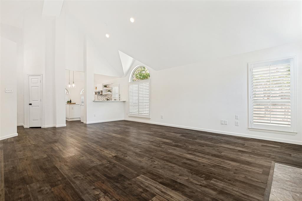 14624 Windsor Court Property Photo 8