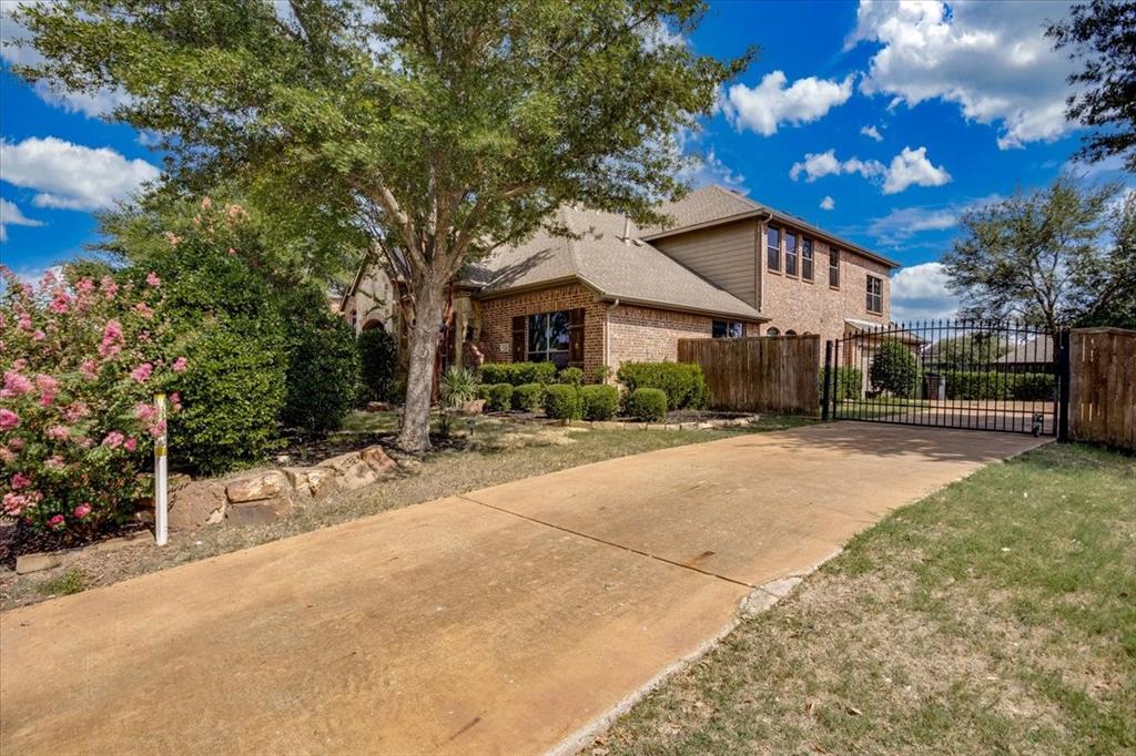626 Waters Edge Way Property Photo 3