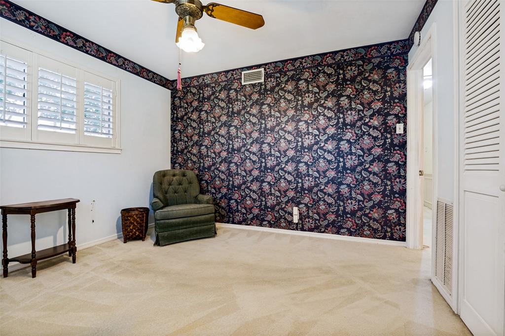 827 Oak Forest Drive Property Photo 10