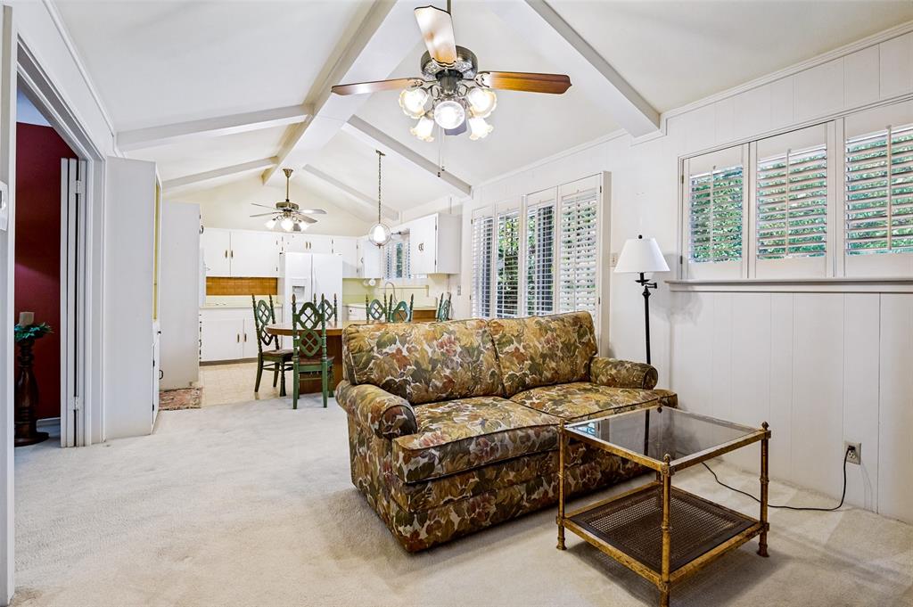 827 Oak Forest Drive Property Photo 11