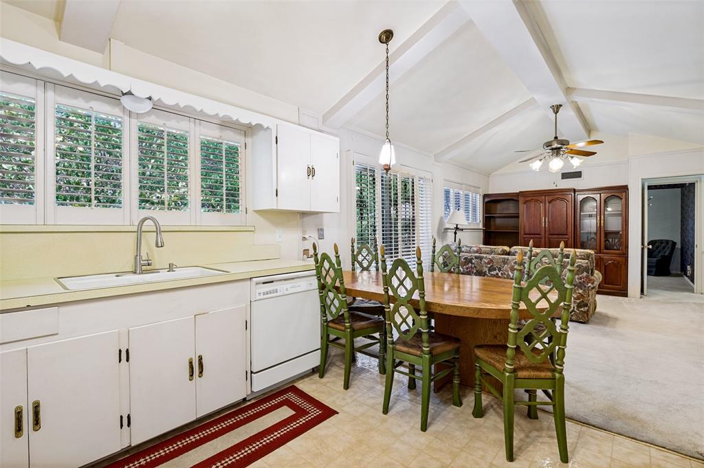 827 Oak Forest Drive Property Photo 16