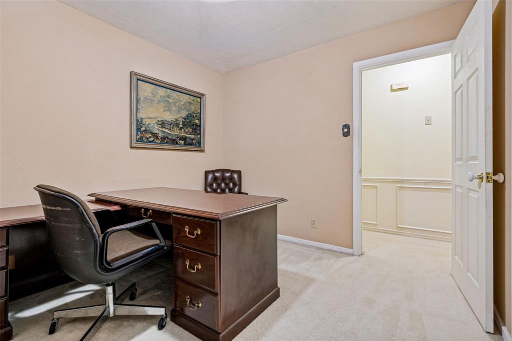 827 Oak Forest Drive Property Photo 20