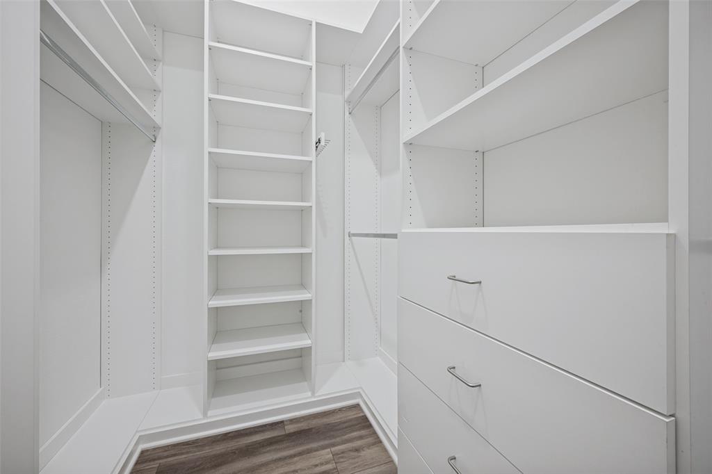817 Nuthatch Court Property Photo 6