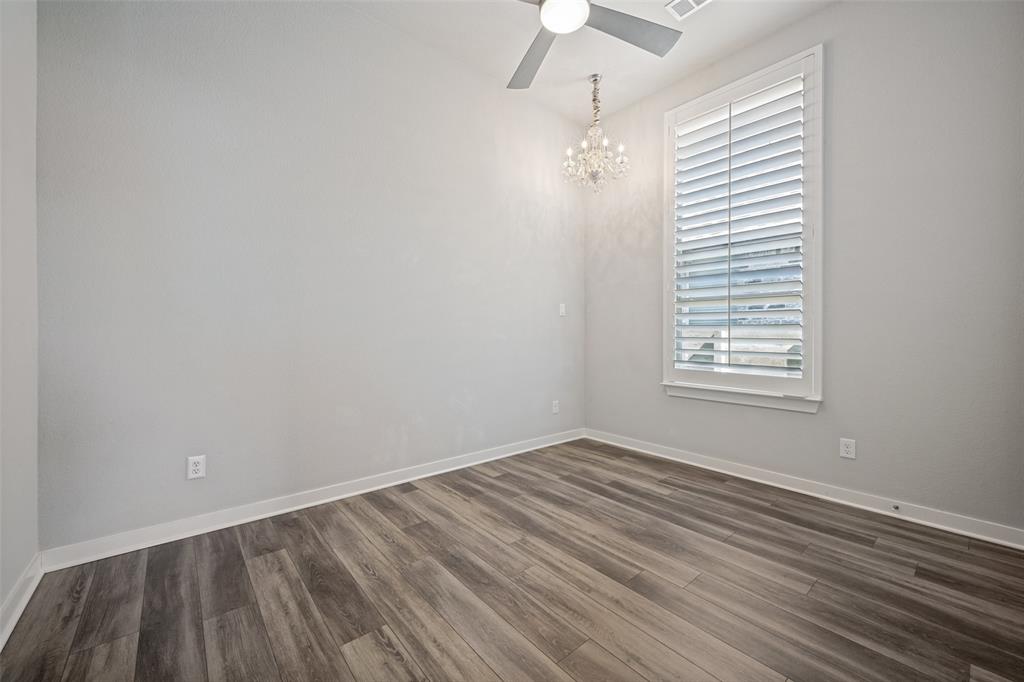 817 Nuthatch Court Property Photo 19