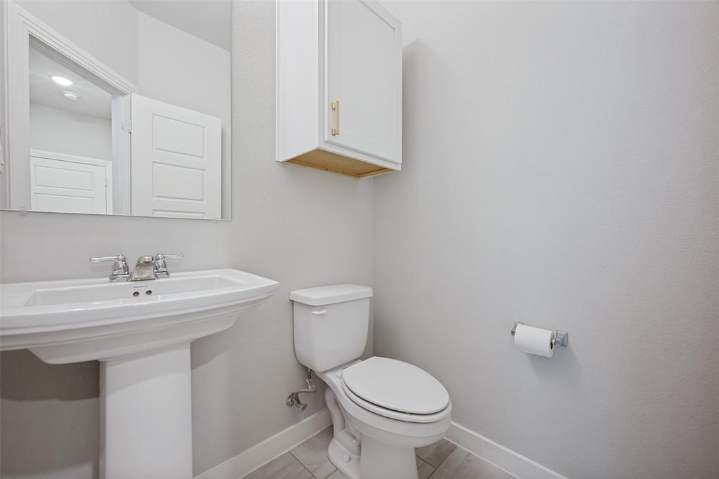 817 Nuthatch Court Property Photo 21
