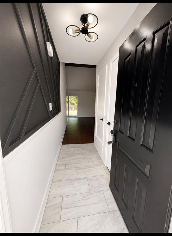 1105 Mapleview Drive Property Photo 2
