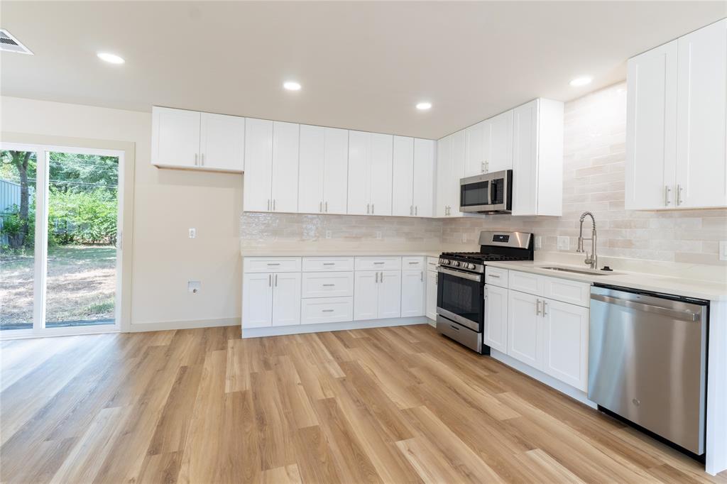2514 Broadview Street Property Photo 6