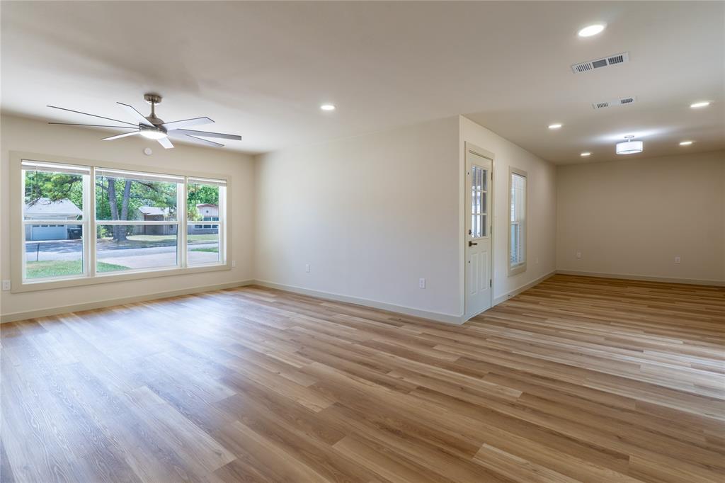 2514 Broadview Street Property Photo 9
