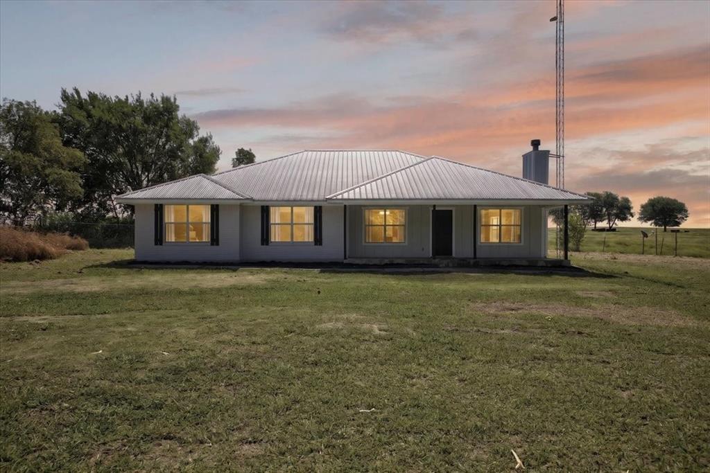 187 Private Road 416 Property Photo 1