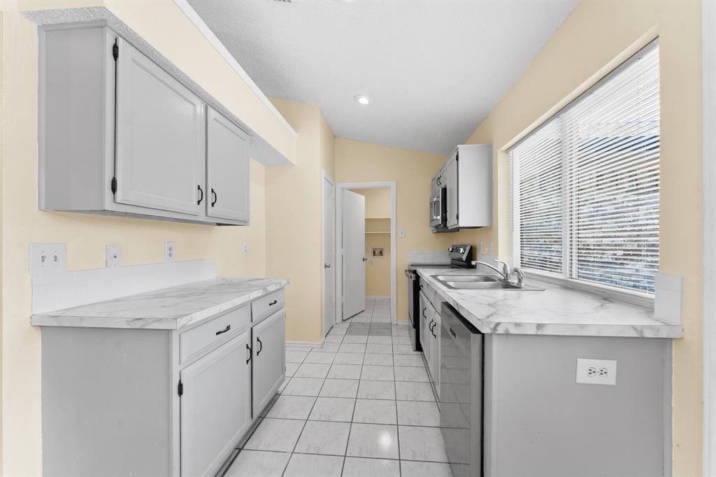 1404 Sheppard Lane Property Photo 6