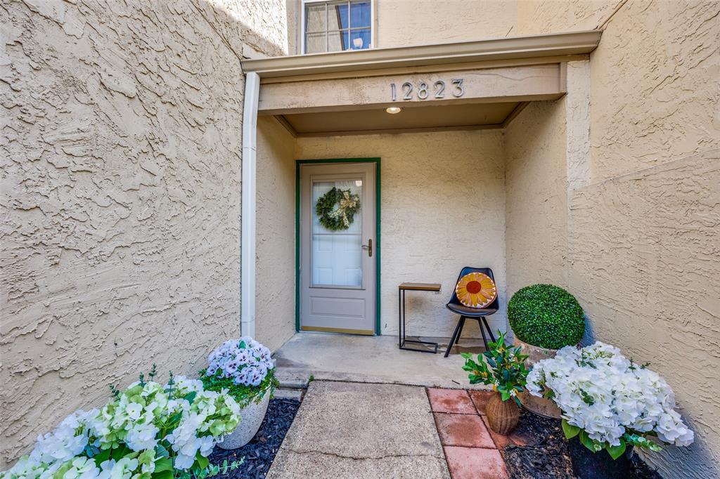 12823 Burninglog Lane Property Photo 3