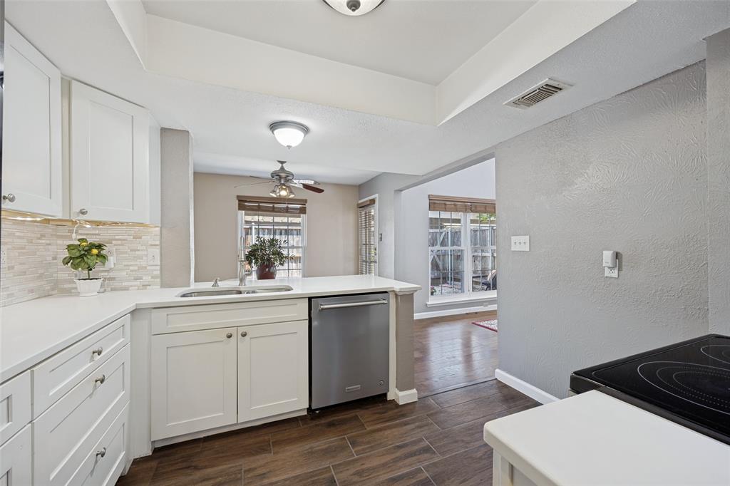 12823 Burninglog Lane Property Photo 11