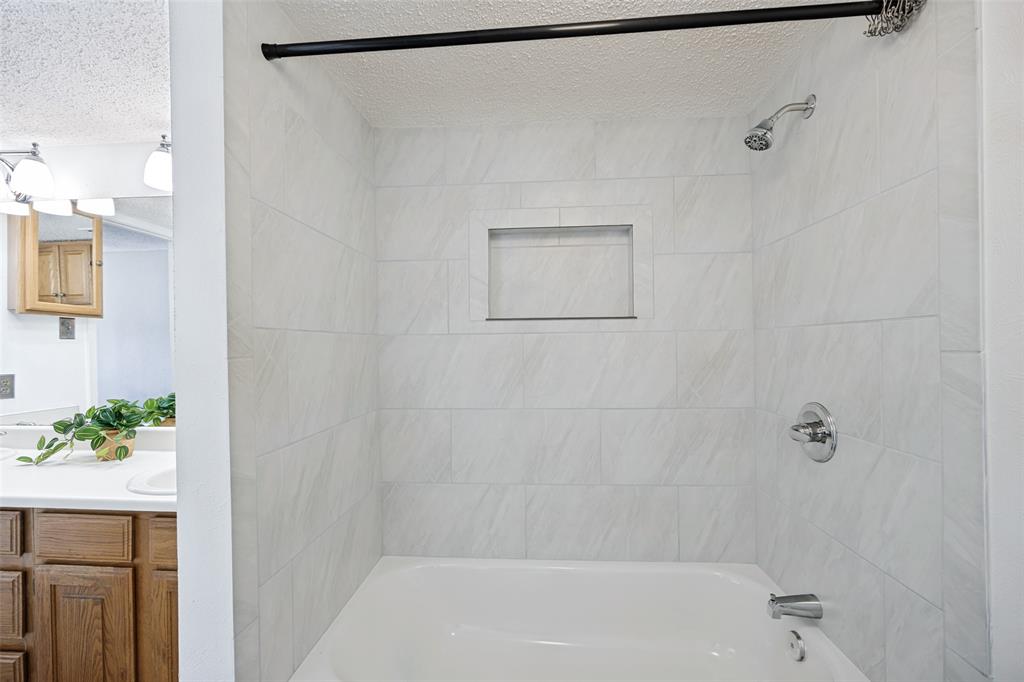 12823 Burninglog Lane Property Photo 25