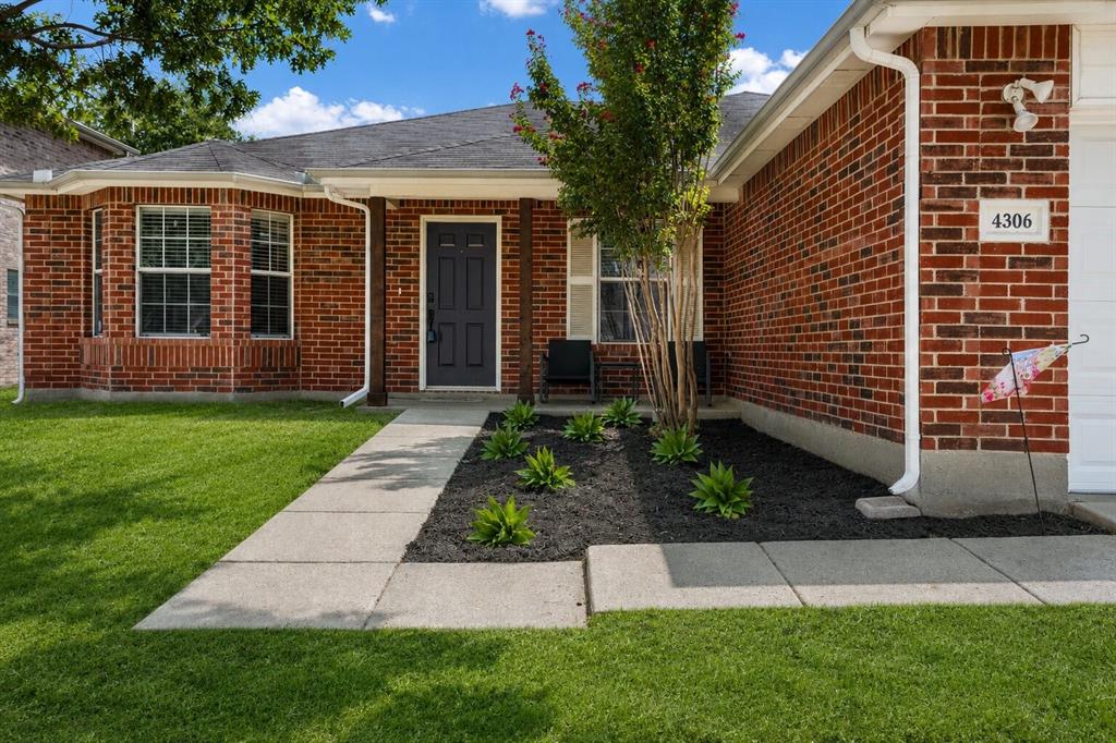 4306 Wood Stone Circle Property Photo 2